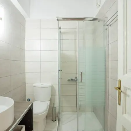 New  2 Bedroom/ 2 Bath Ap.nidri, Familia